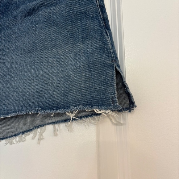 NWT Abercrombie & Fitch 4" Mom Short High Rise Jean Shorts - Picture 5 of 9